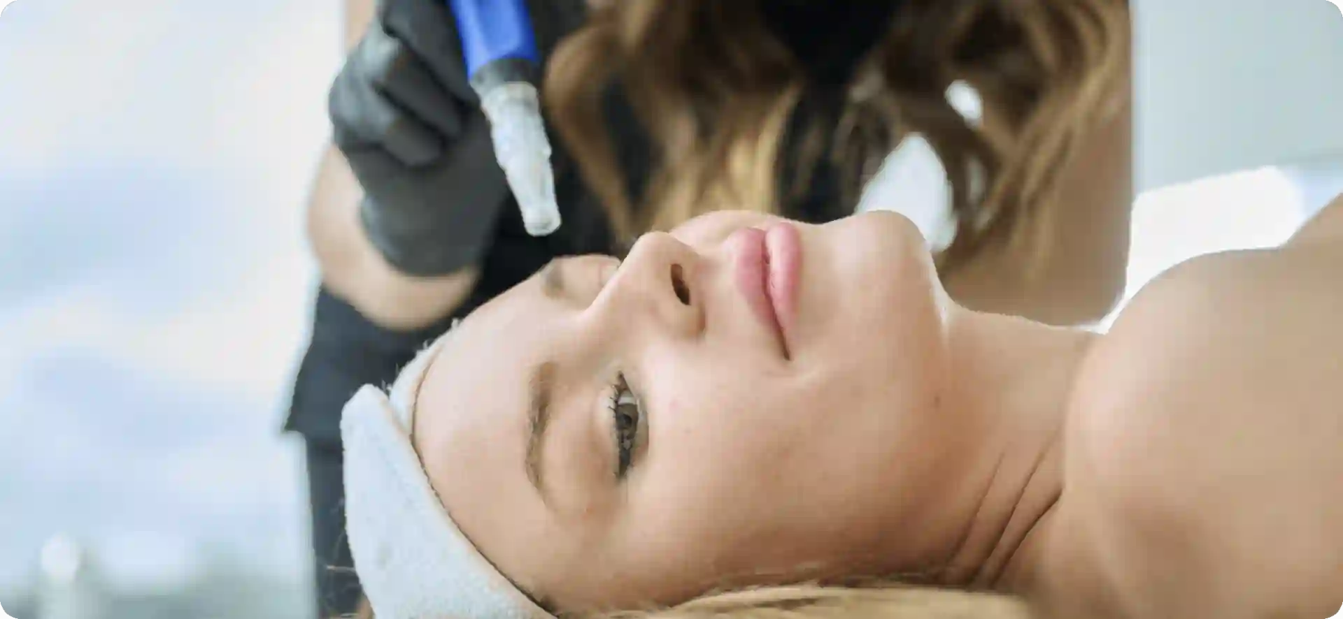 How Do Microneedles Trigger New Collagen and Elastin in Loose Skin Brentwood?